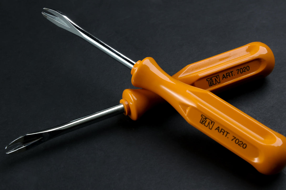 Tack Picker Tack Puller – District Leather Supply