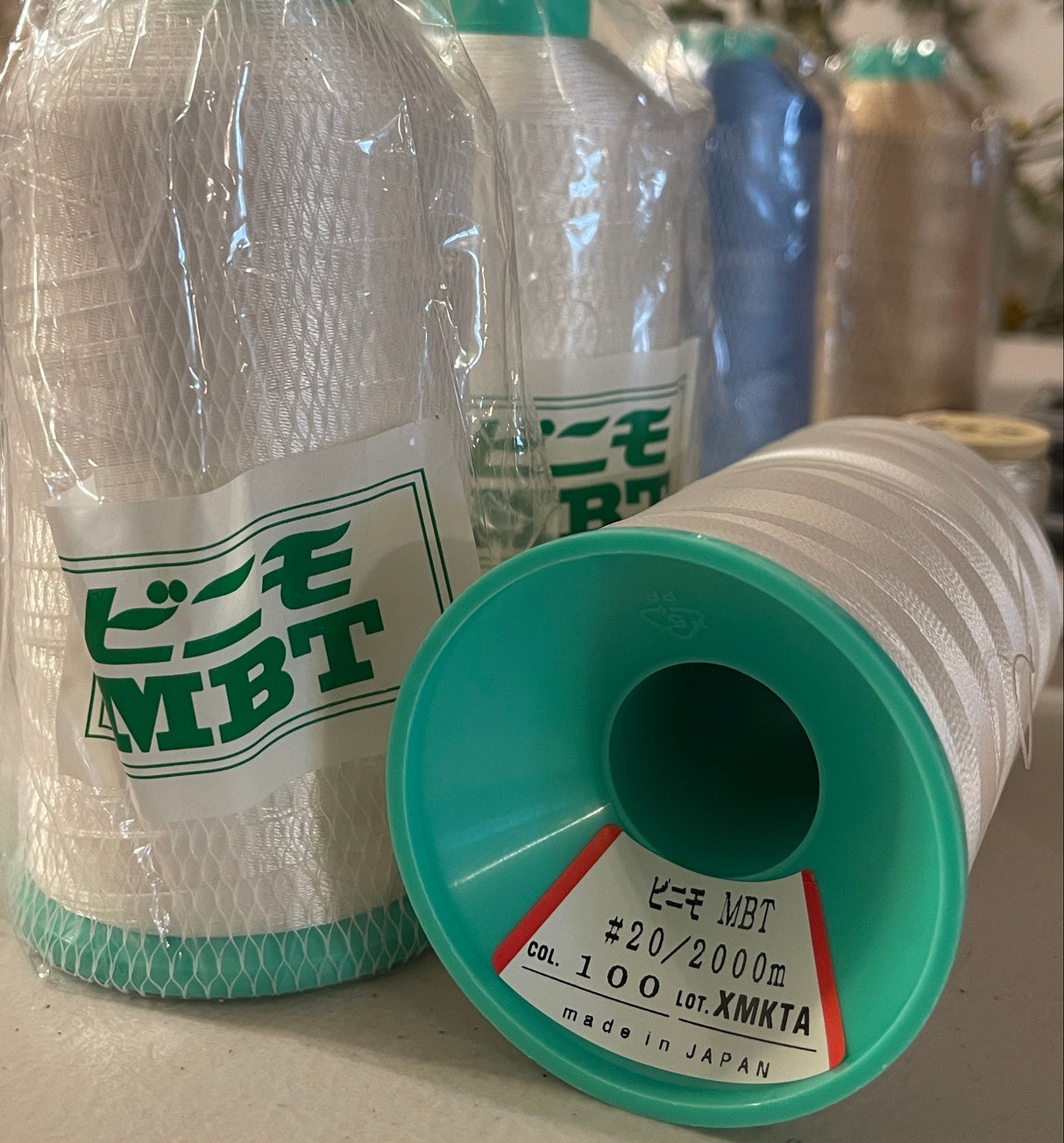 Vinymo MBT Thread - Size #20 - 100 White Full Spool (2000m)